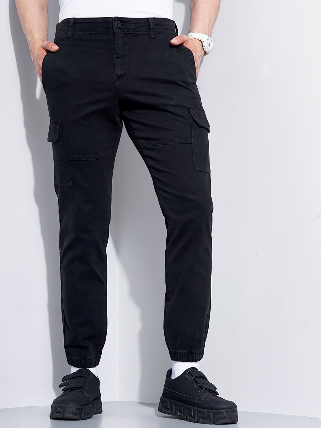 

Celio Men Slim Fit Cotton Cargos, Black