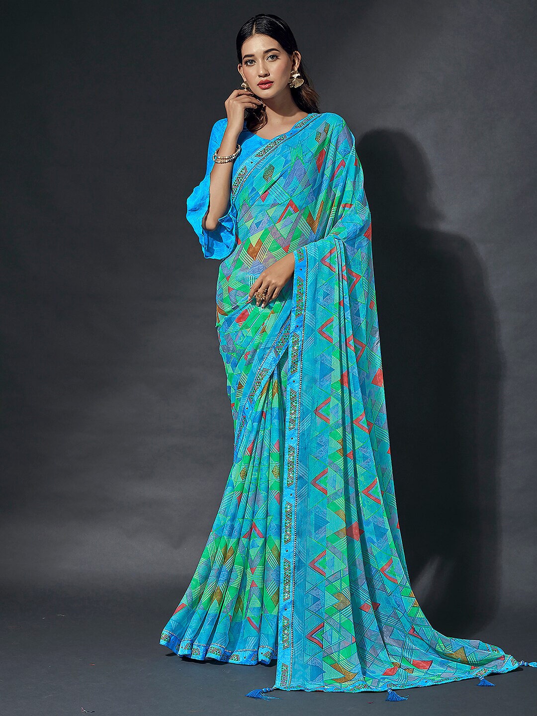 

Mitera Geometric Printed Saree, Turquoise blue