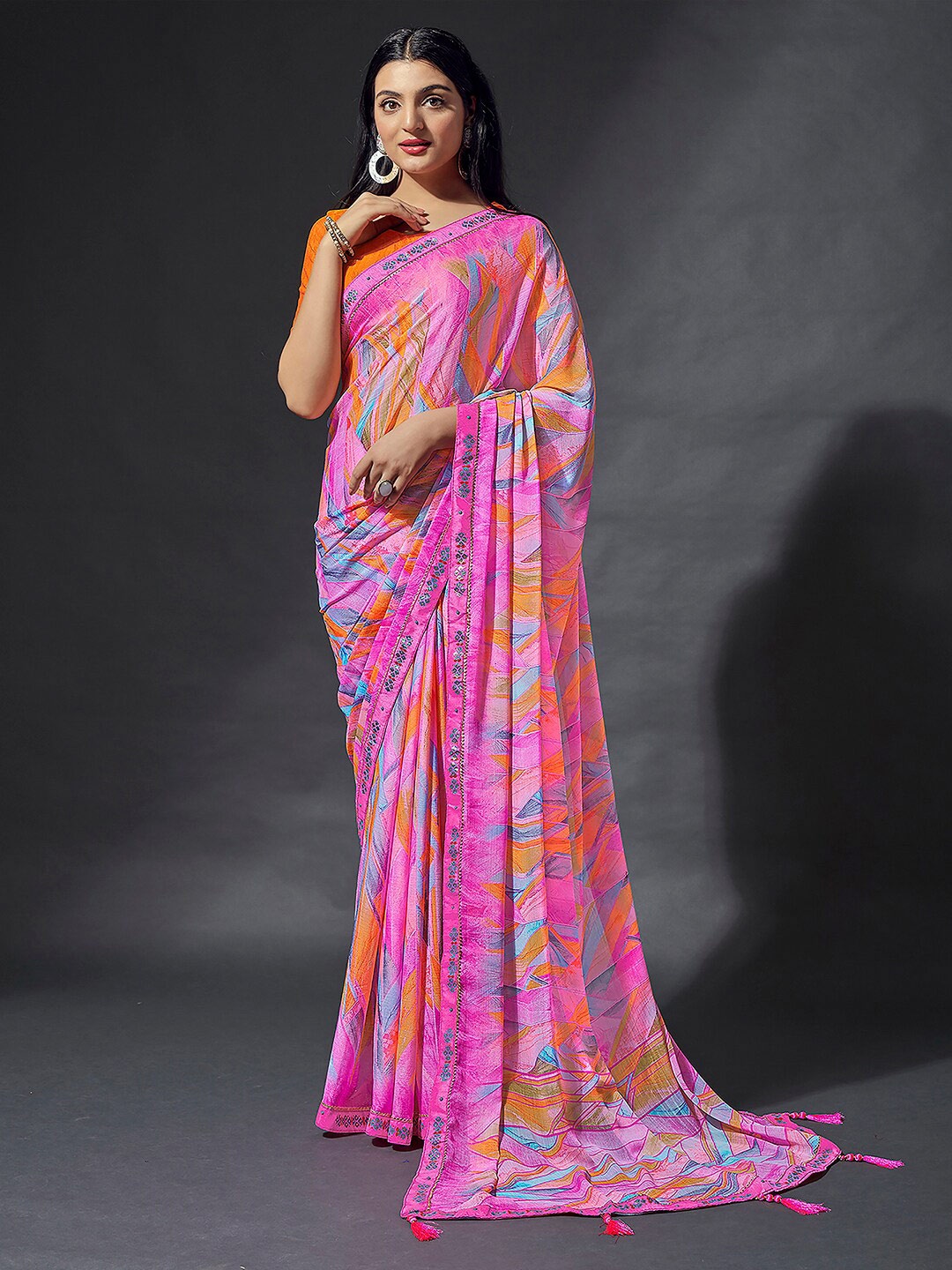 

Mitera Pink & Orange Geometric Printed Gotta Patti Saree