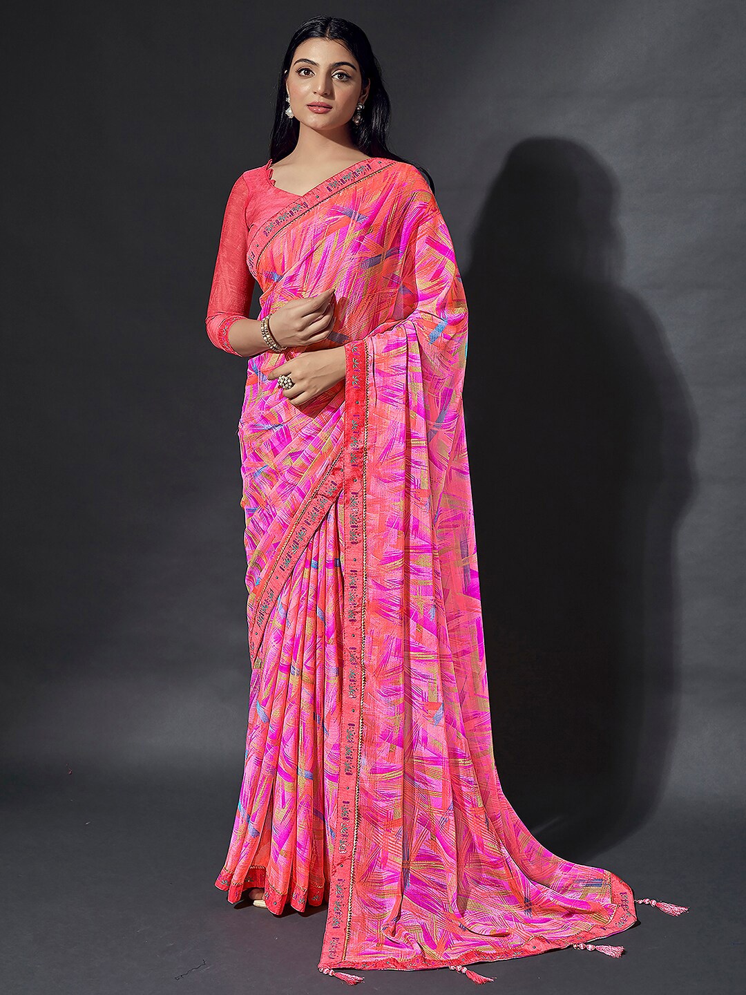 

Mitera Geometric Printed Gotta Patti Lace Saree, Peach