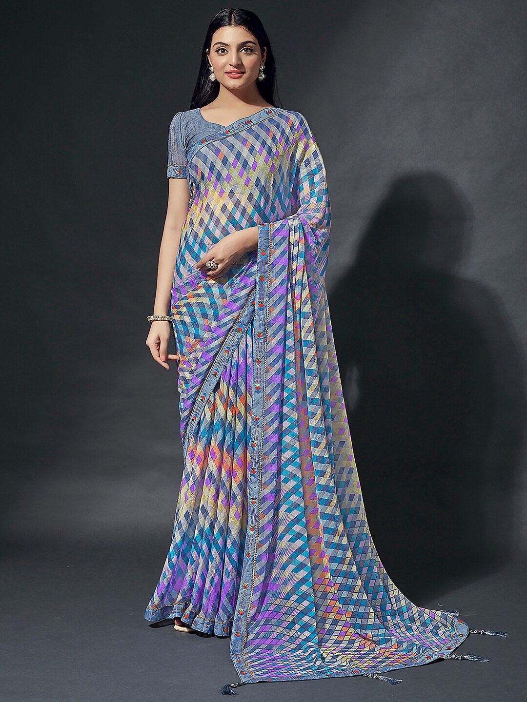 

Mitera Geometric Printed Gotta Patti Lace Saree, Grey