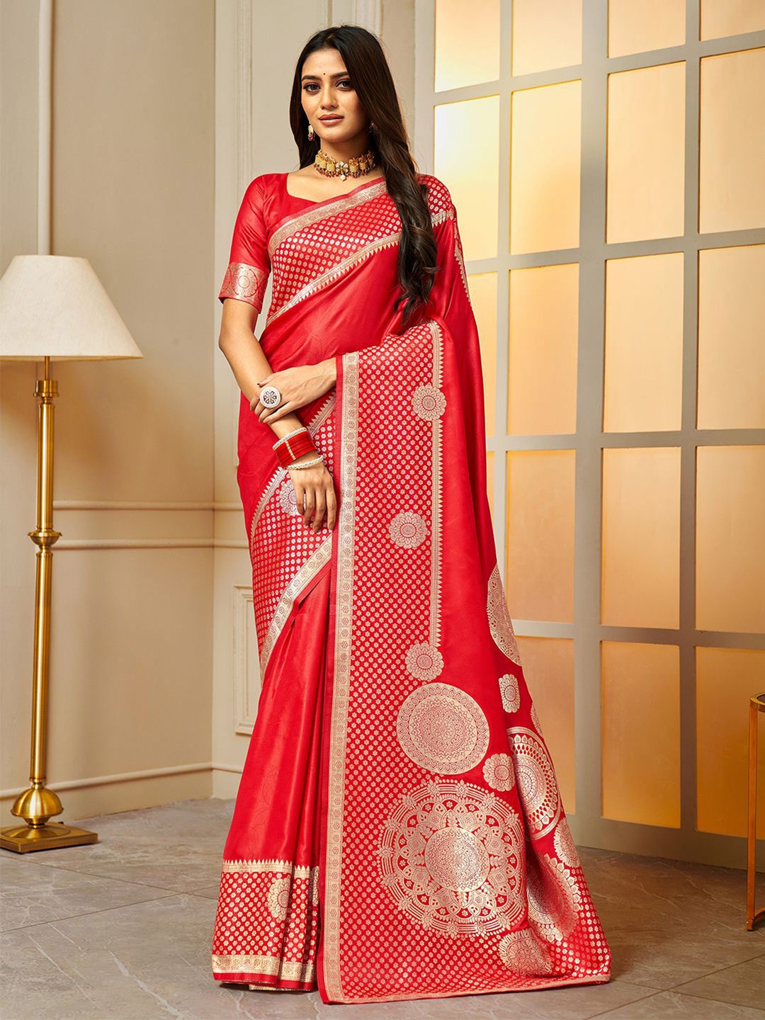 

Mitera Ethnic Motifs Woven Design Zari Silk Cotton Banarasi Saree, Red