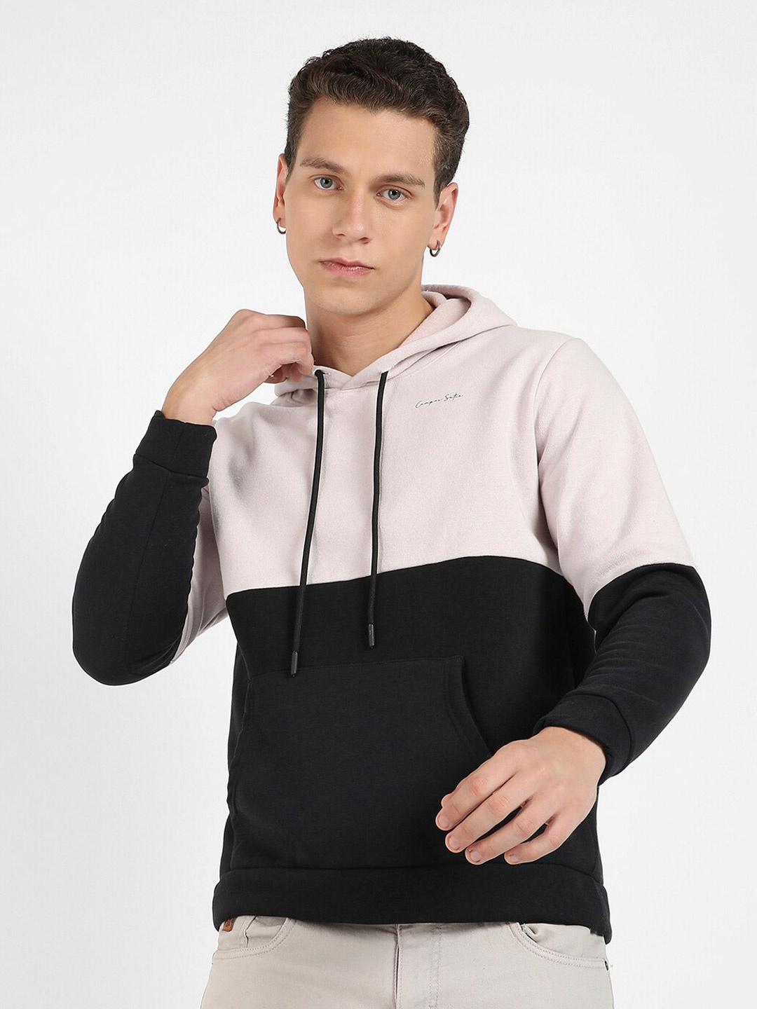 

Campus Sutra Colourblocked Hooded Cotton Pullover Sweatshirt, Grey