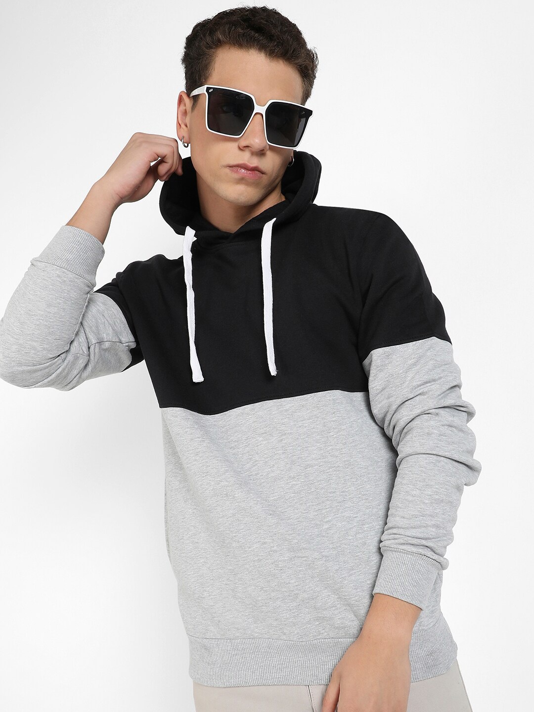

Campus Sutra Colourblocked Hooded Cotton Pullover Sweatshirt, Black