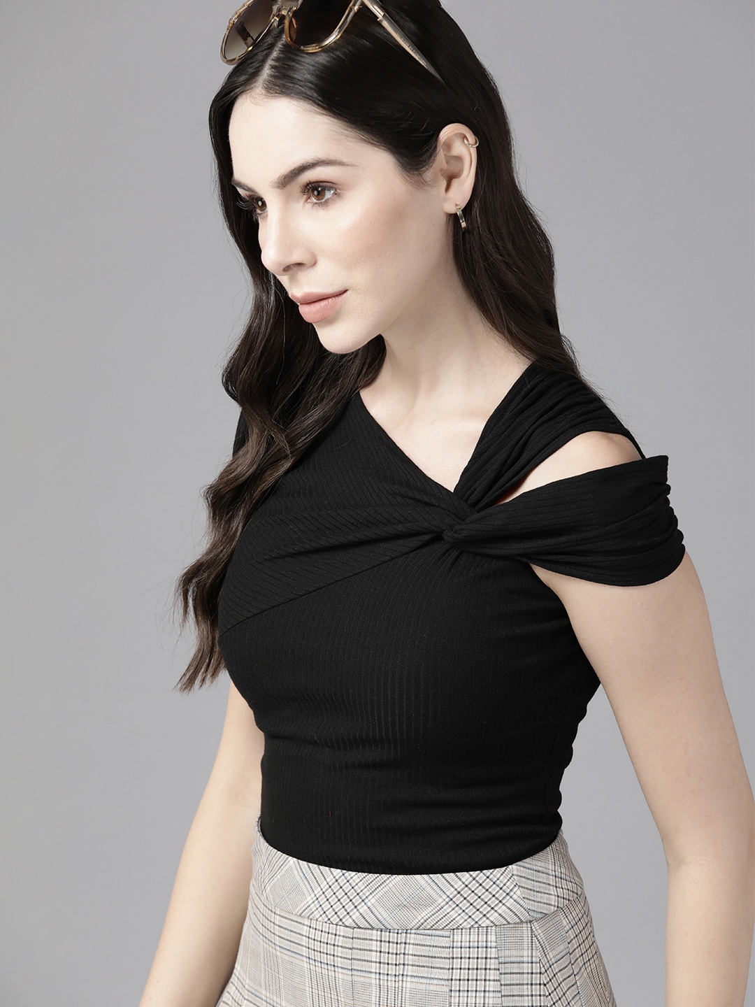 

The Roadster Lifestyle Co. Ribbed Knotted Detail Top, Black