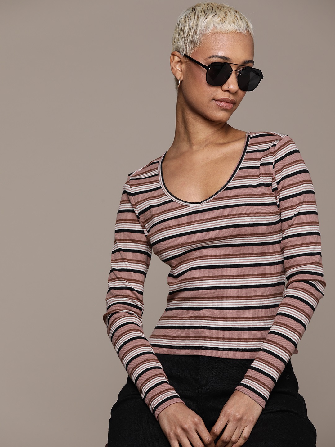 

The Roadster Lifestyle Co. Horizontal Striped V-Neck Fitted Top, Rose