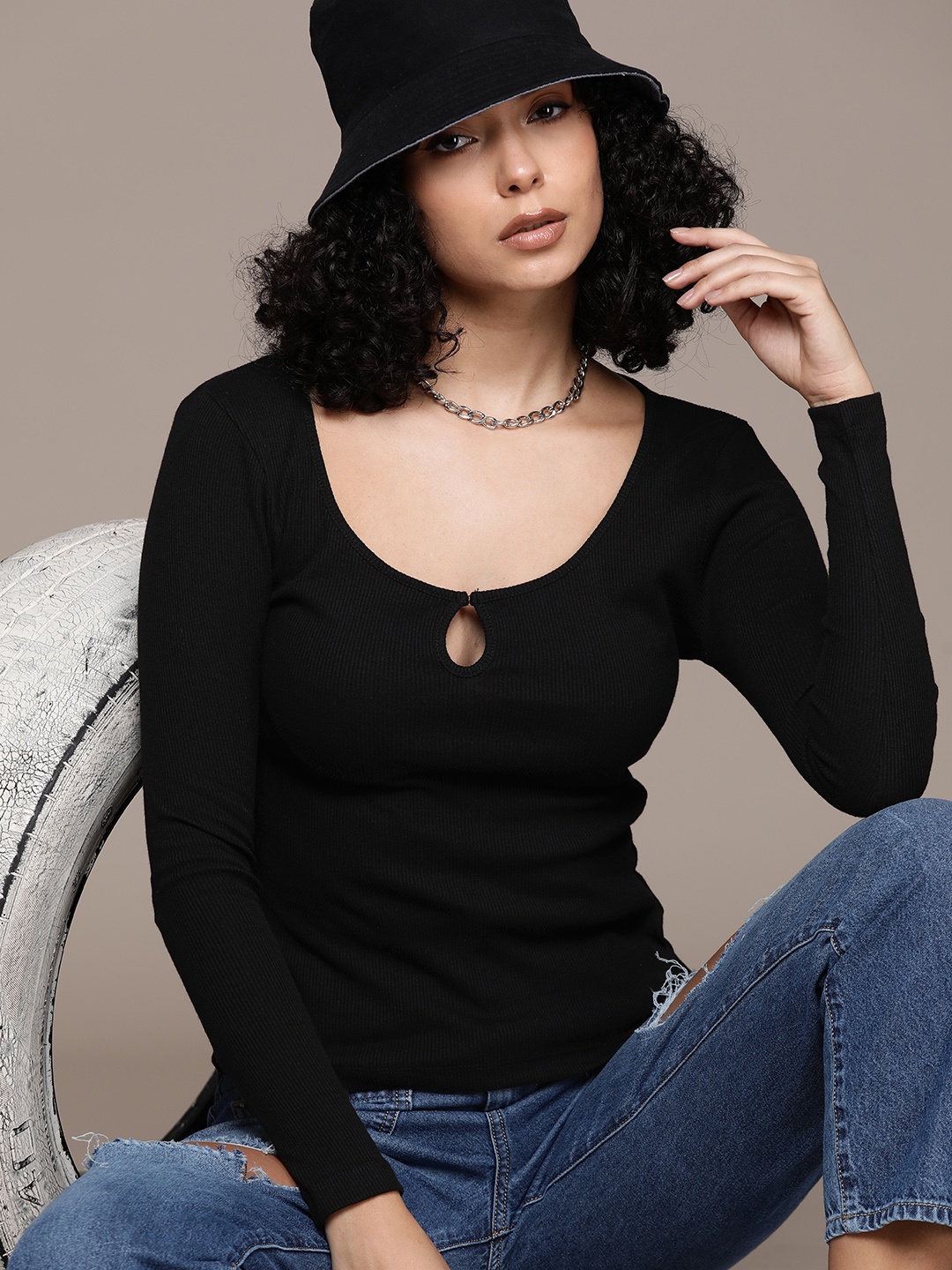 

The Roadster Lifestyle Co. Cut-Out Detail Ribbed Fitted Top, Black