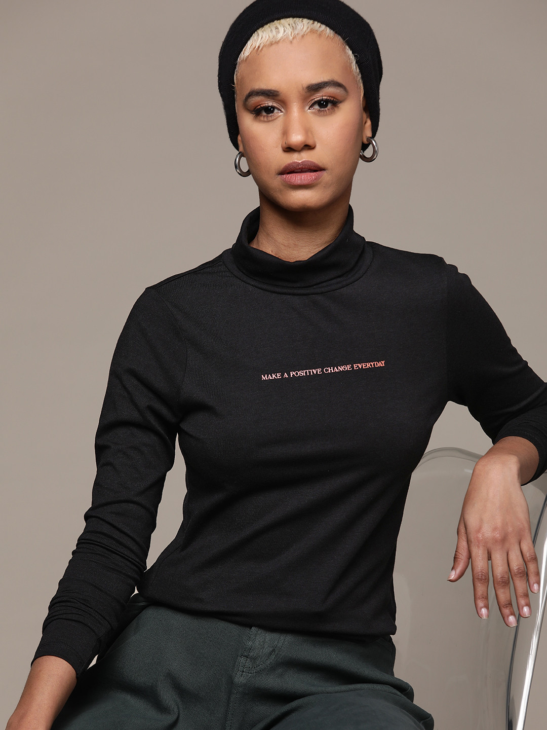 

The Roadster Lifestyle Co. High Neck Print Detail Top, Black