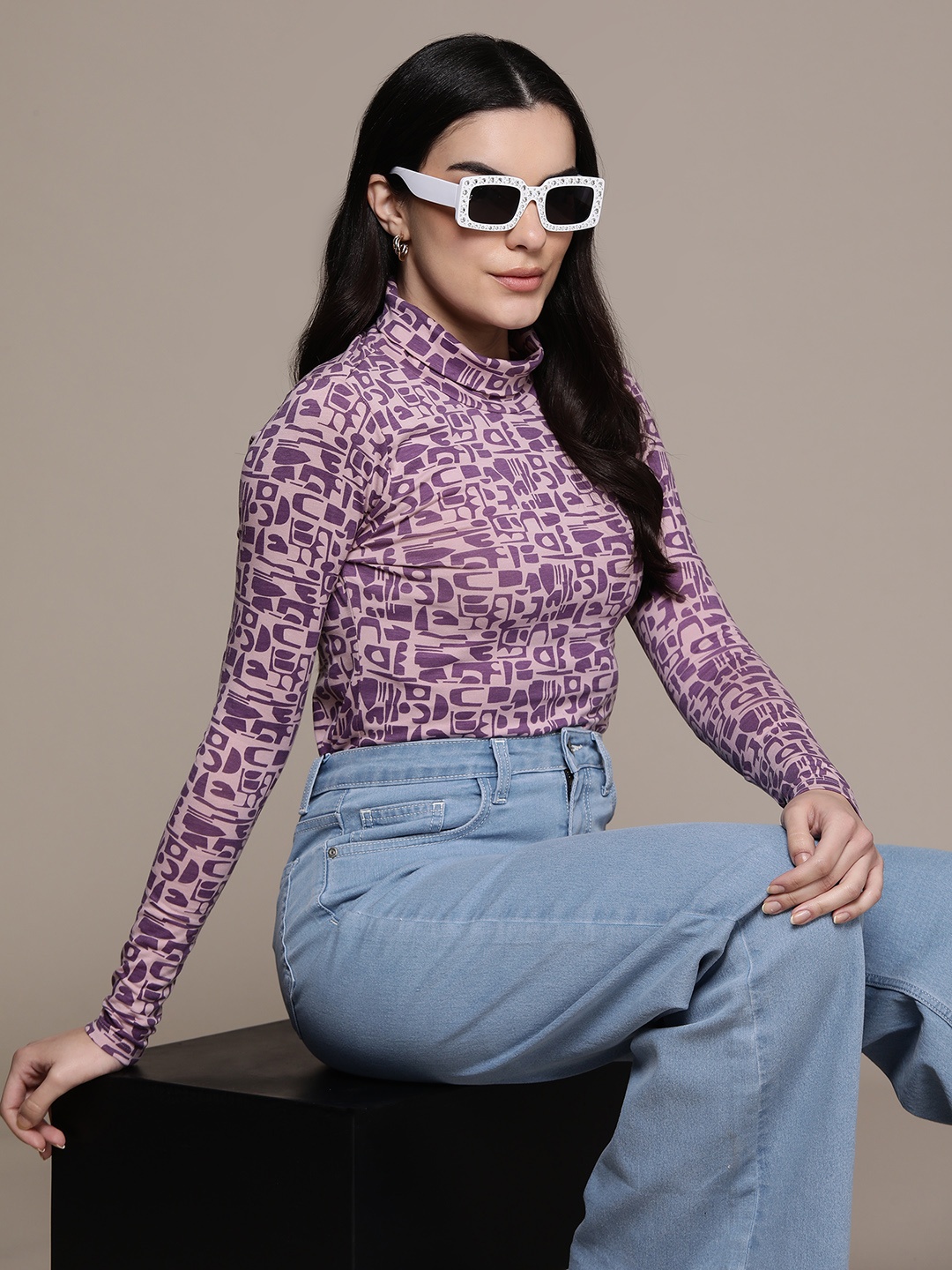 

The Roadster Lifestyle Co. Abstract Print High Neck Fitted Top, Lavender