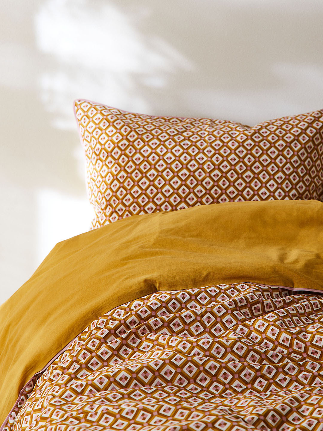 

H&M Mustard Patterned Single Duvet Cover Set