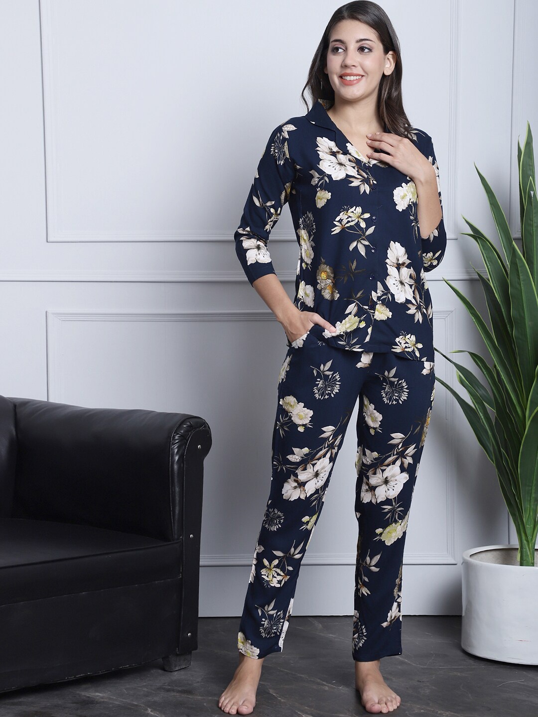 

Claura Floral Printed Night suit, Navy blue