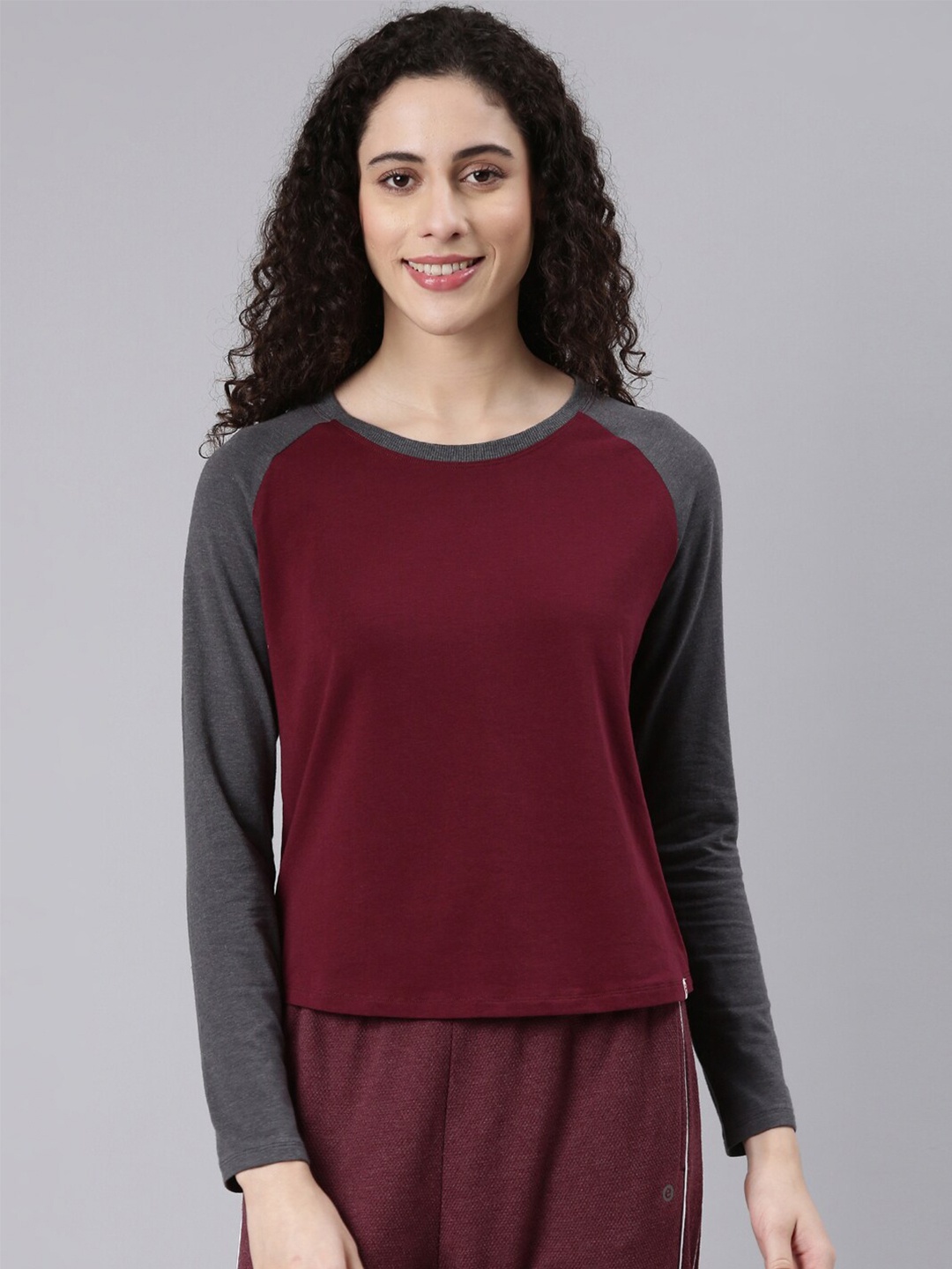 

Enamor Raglan Sleeves Slim Fit Cotton T-shirt, Red