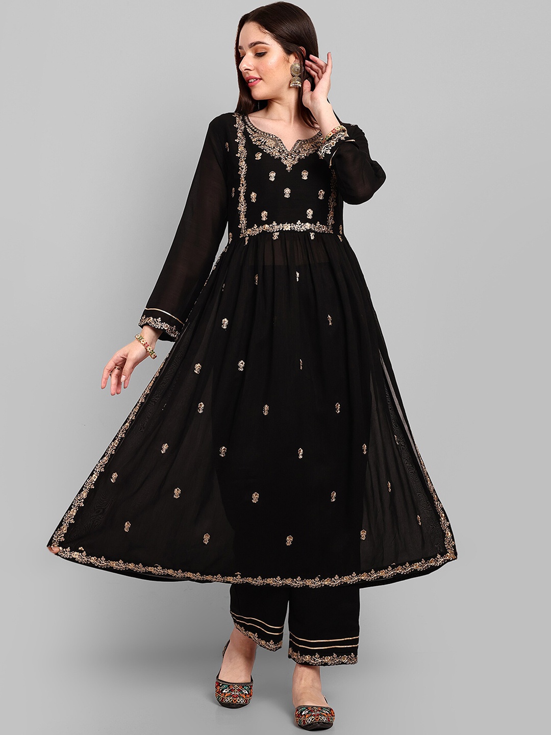 

Navlik Ethnic Motifs Embroidered Kurta With Palazzos, Black