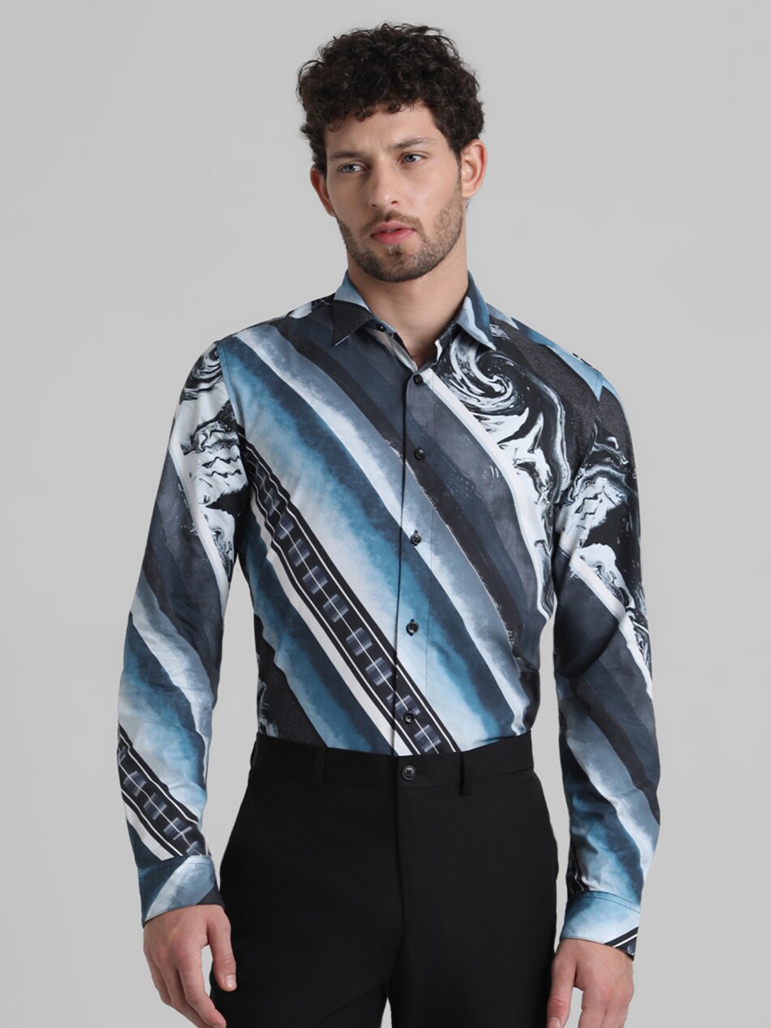 

Jack & Jones Slim Fit Abstract Printed Pure Cotton Casual Shirt, Blue