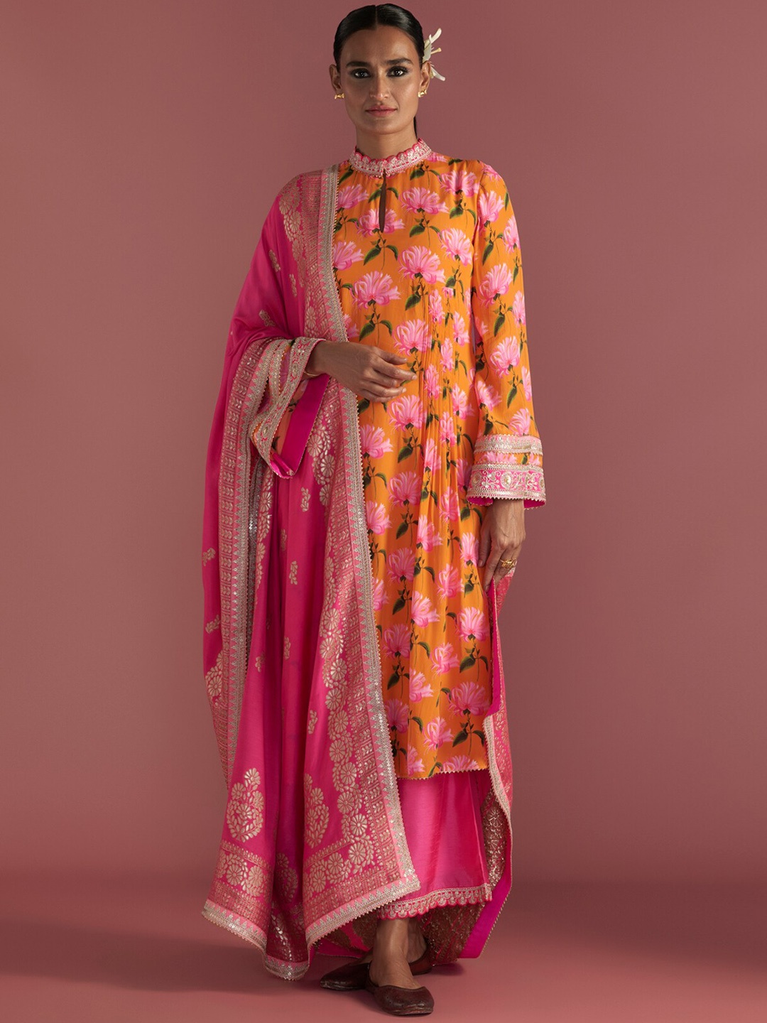 

Masaba Floral Printed Regular Gotta Patti Kurta With Palazzos & Dupatta, Orange