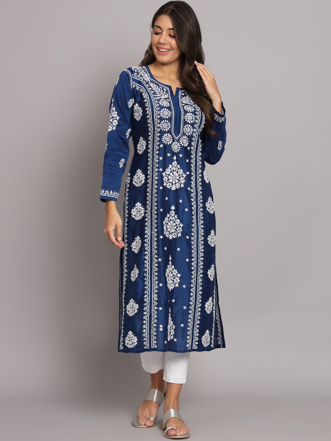

PARAMOUNT CHIKAN Ethnic Motifs Embroidered Chikankari Cotton Kurta, Navy blue