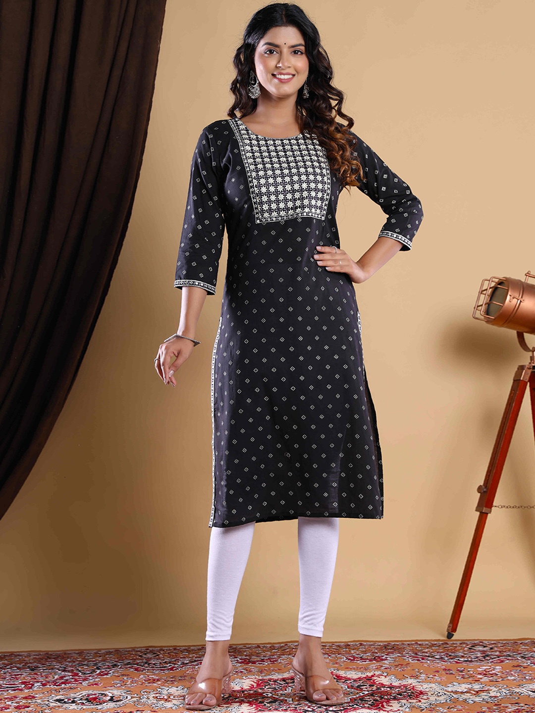 

RAISIN Ethnic Motifs Embroidered Thread Work A-Line Kurta, Black
