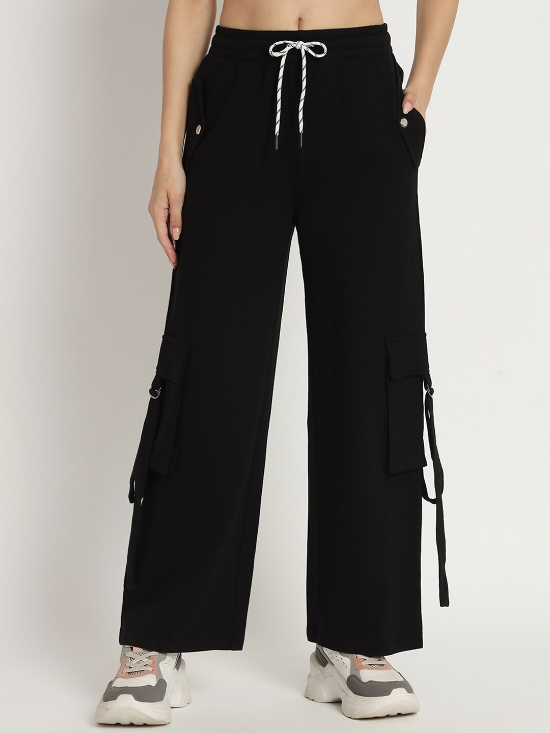 

VividArtsy Women Mid-Rise Relaxed Cotton Tapered Fit Trousers, Black