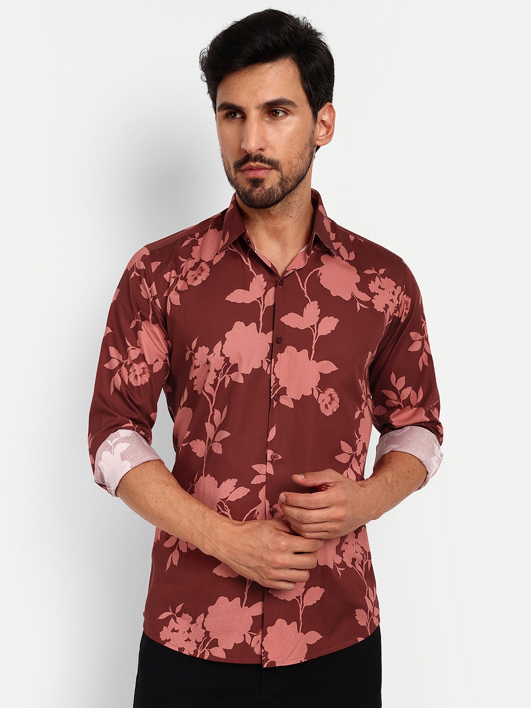 

Urban Scissors India Slim Slim Fit Floral Printed Spread Collar Pure Cotton Casual Shirt, Red