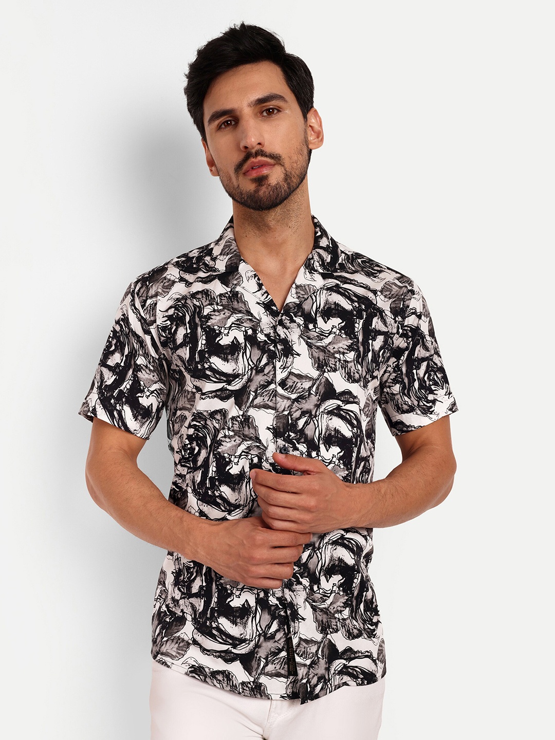

Urban Scissors India Slim Fit Abstract Printed Pure Cotton Casual Shirt, Black