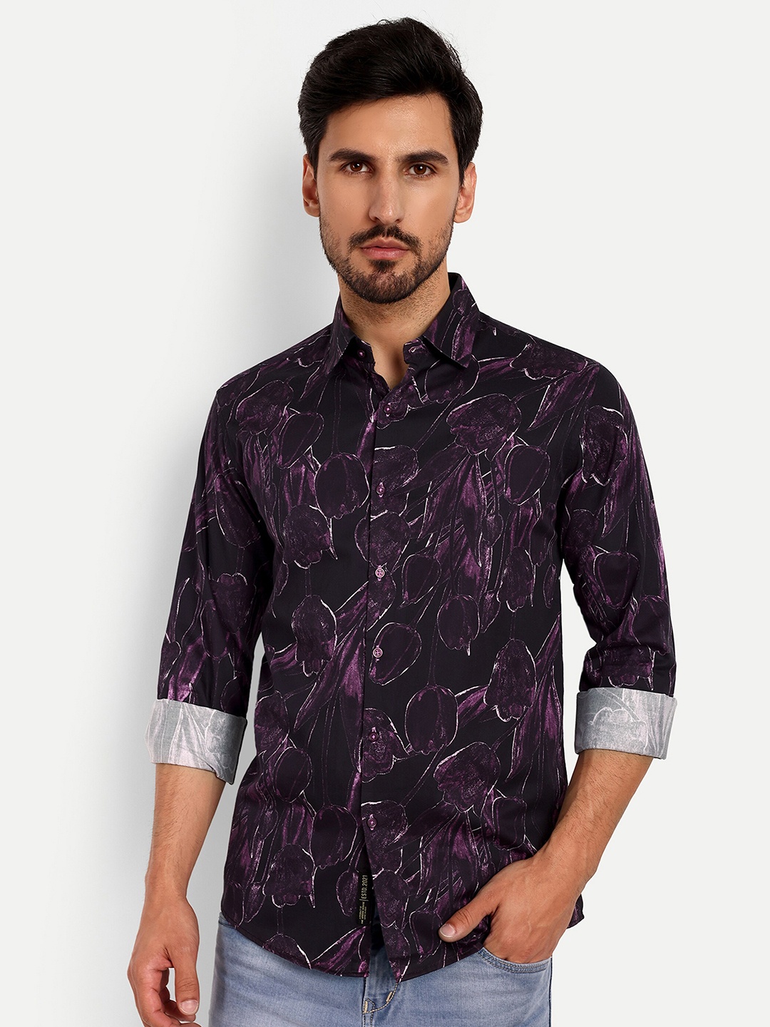 

Urban Scissors India Slim Slim Fit Floral Printed Spread Collar Pure Cotton Casual Shirt, Black