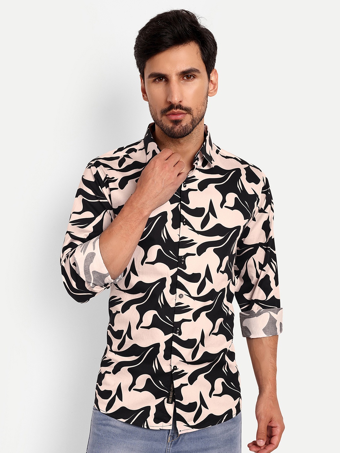 

Urban Scissors India Slim Slim Fit Abstract Printed Spread Collar Pure Cotton Casual Shirt, Black