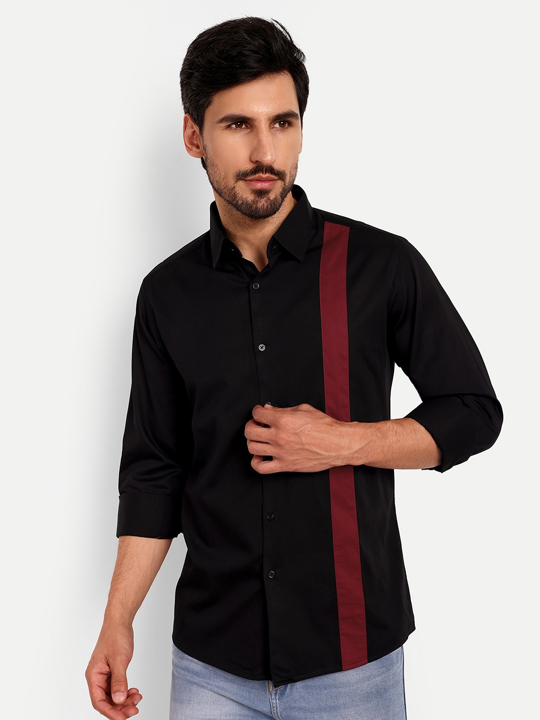 

Urban Scissors India Slim Fit Pure Cotton Casual Shirt, Black