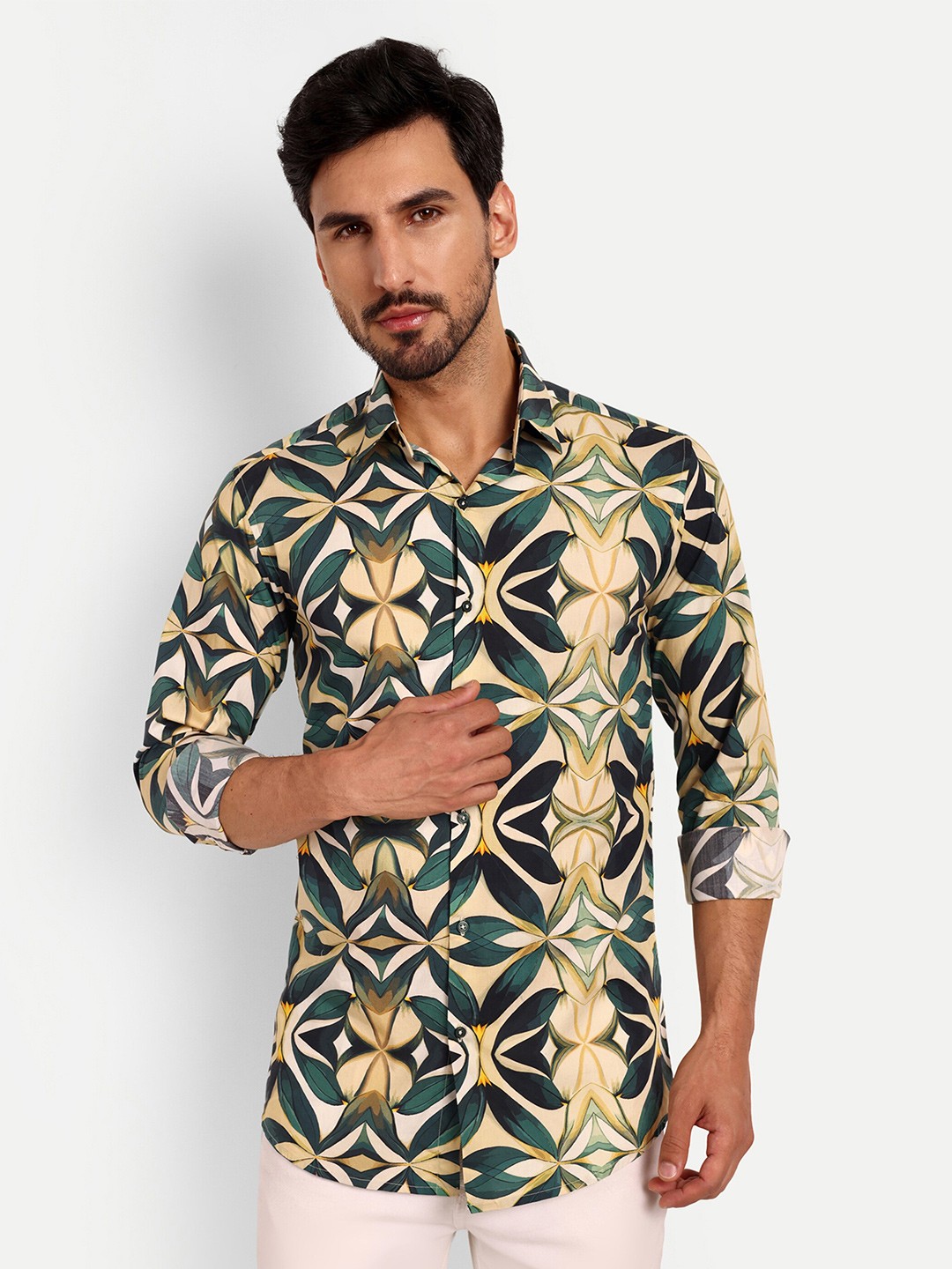 

Urban Scissors India Slim Slim Fit Abstract Printed Spread Collar Pure Cotton Casual Shirt, Green