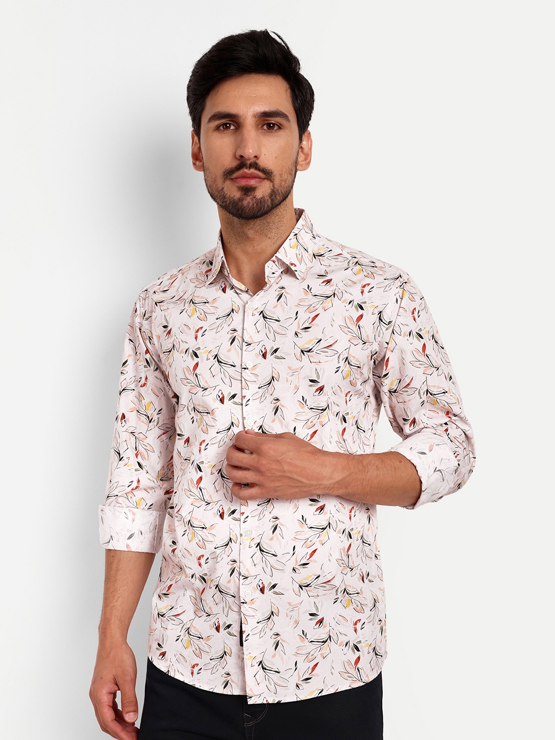 

Urban Scissors India Slim Slim Fit Floral Printed Spread Collar Pure Cotton Casual Shirt, Cream