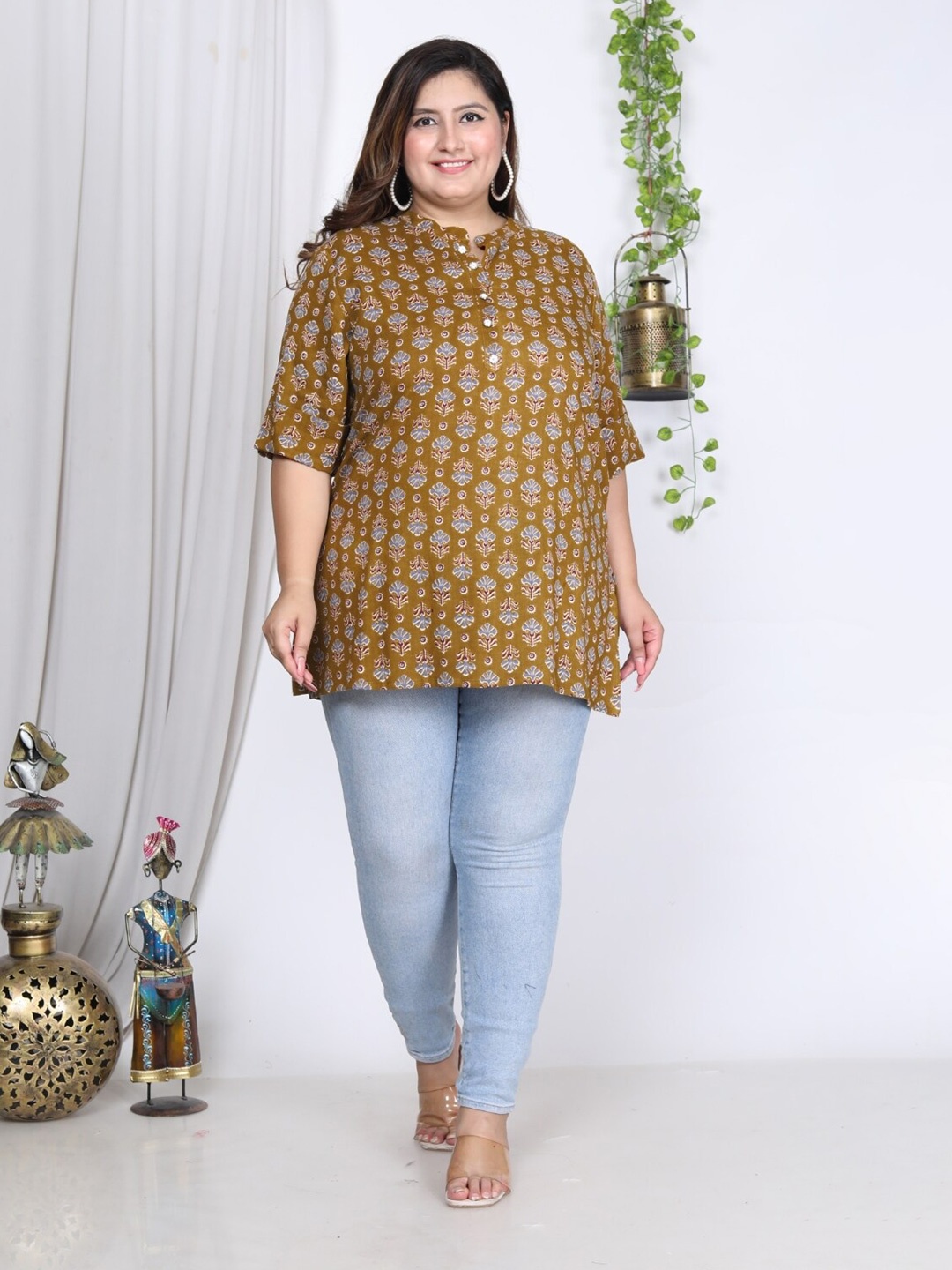 

Swasti Ethnic Motifs Printed Pure Cotton Kurti, Mustard