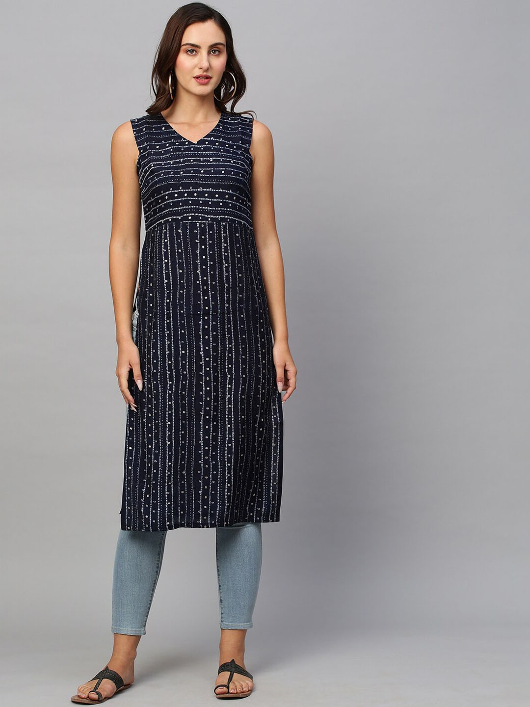 

Sangria Striped Foil Printed Chanderi Silk High Slit Kurta, Navy blue
