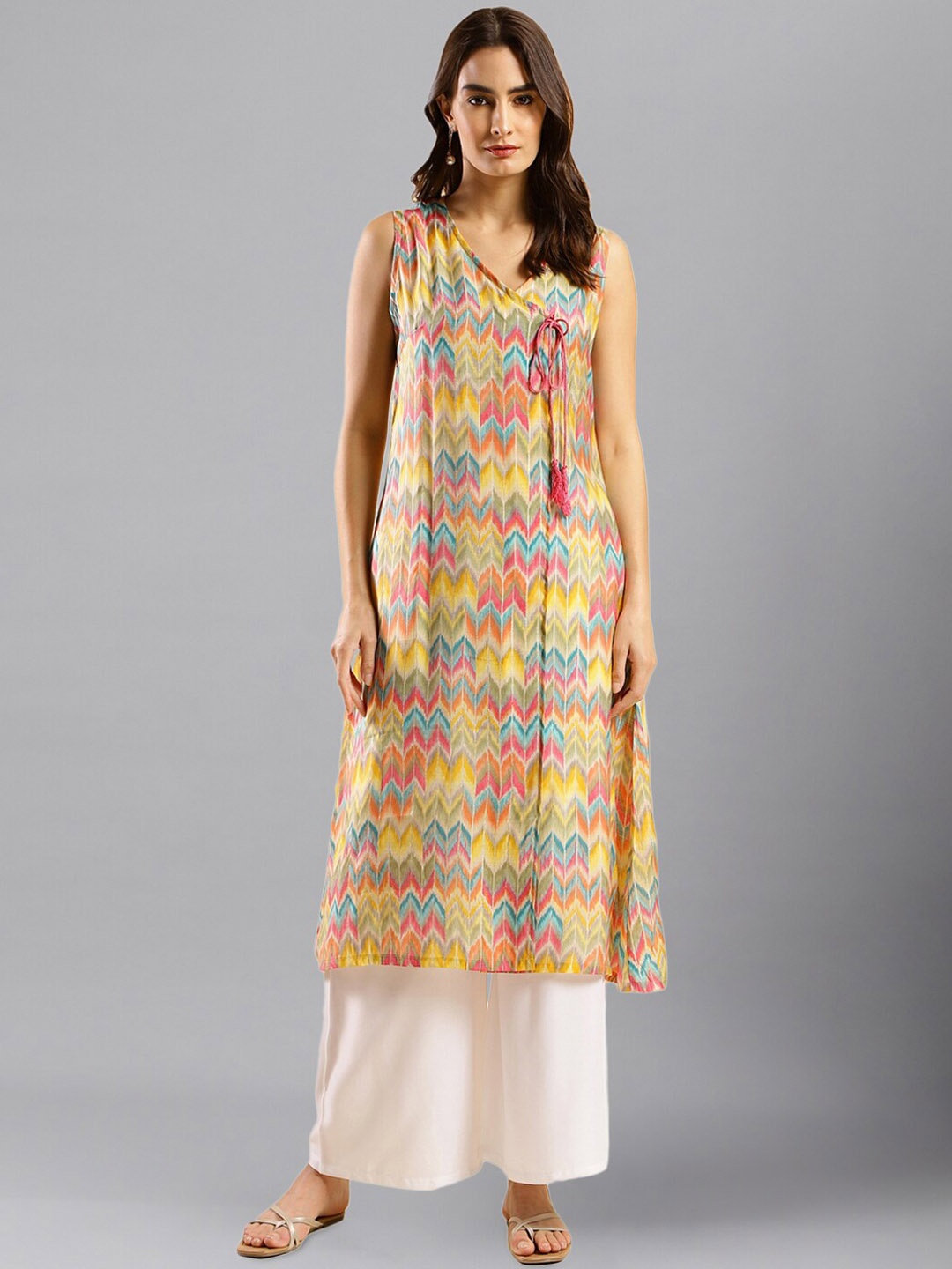 

Sangria Chevron Printed Chanderi Cotton Angrakha Kurta, Yellow