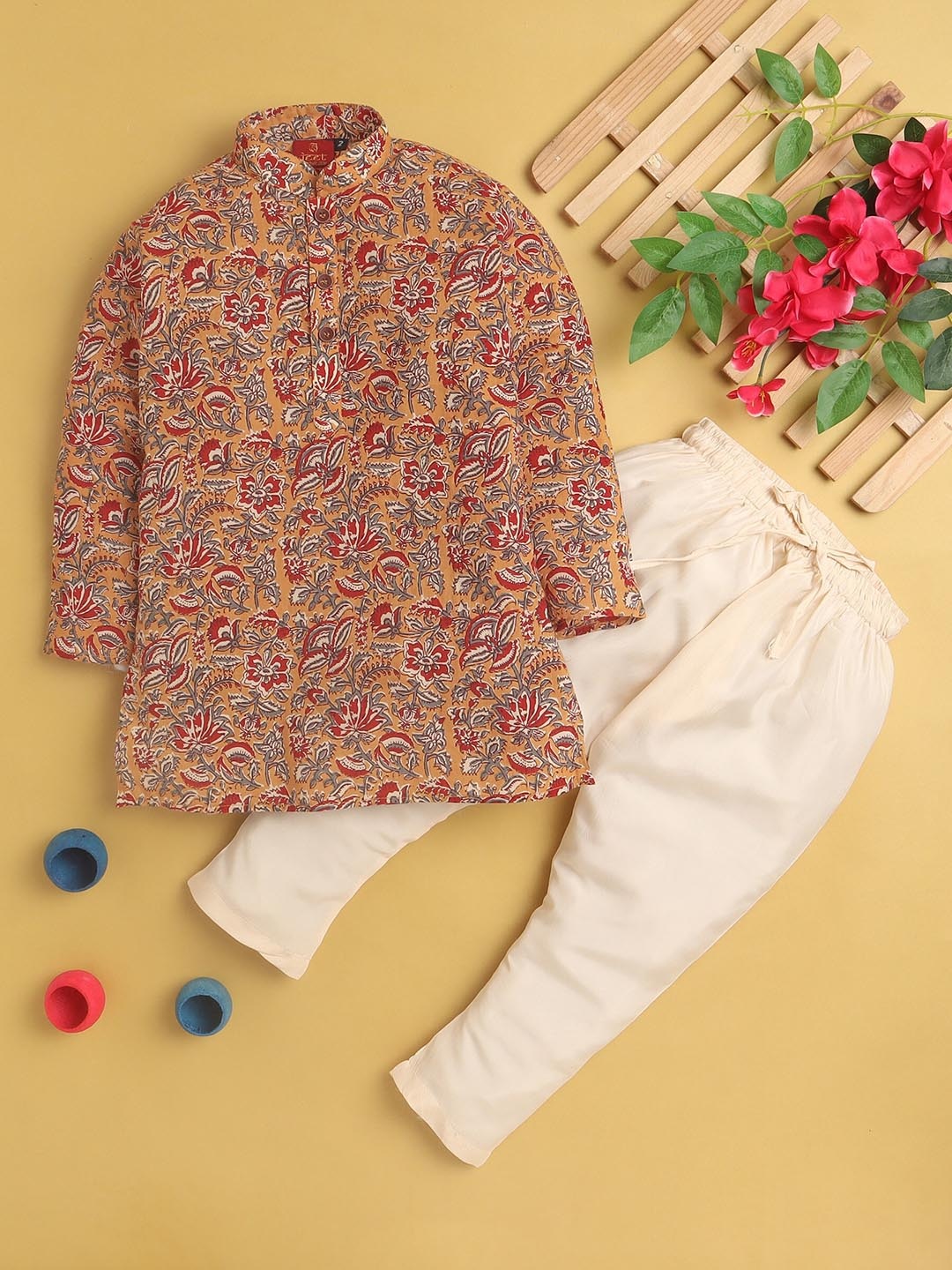 

BAESD Boys Floral Printed Kurta With Pyjamas, Yellow