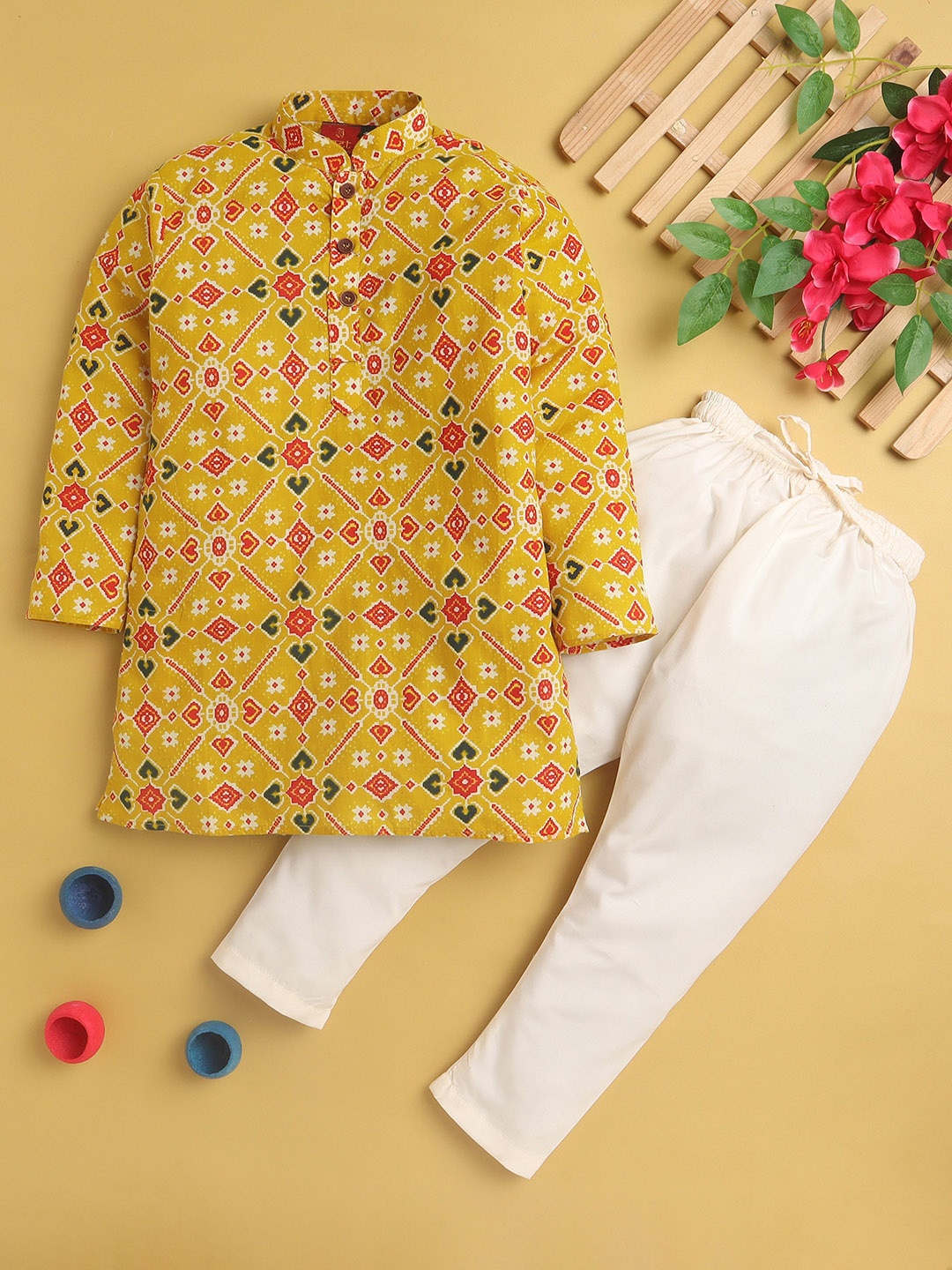 

BAESD Boys Ethnic Motifs Printed Regular Kurta with Pyjamas, Yellow