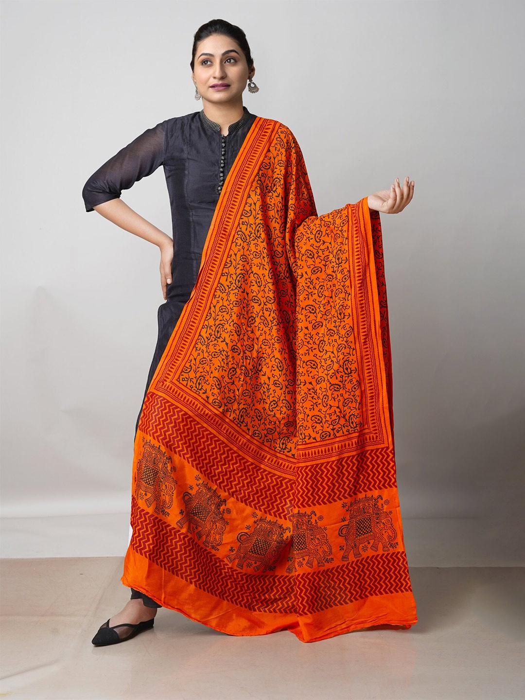 

Unnati Silks Paisley Printed Pure Cotton Dupatta, Orange