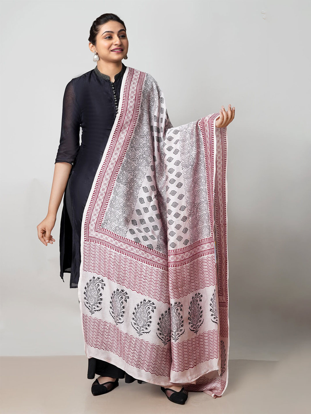

Unnati Silks Ethnic Motifs Printed Pure Cotton Dupatta, White