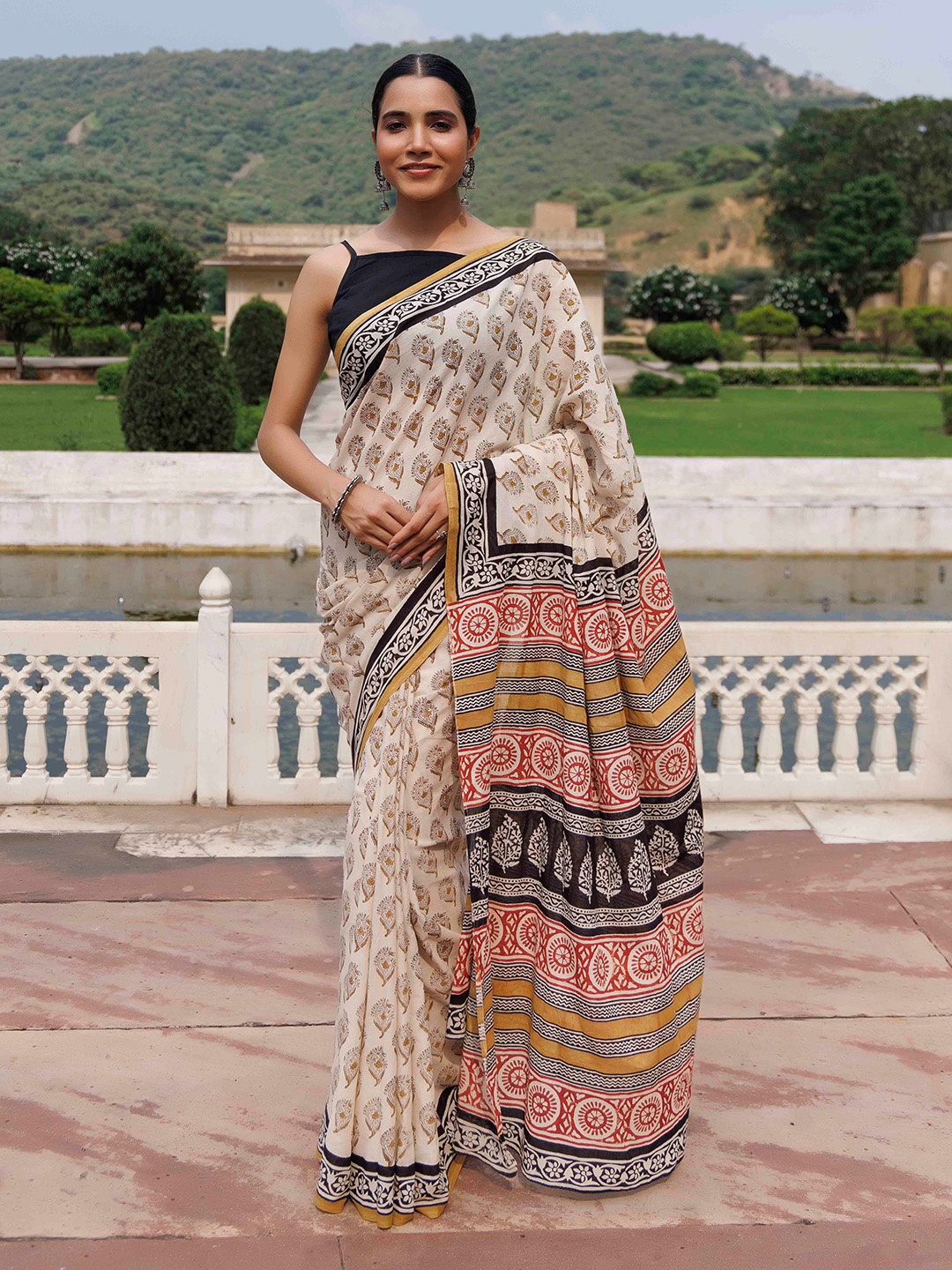 

Ragavi Printed Pure Cotton Saree, Beige