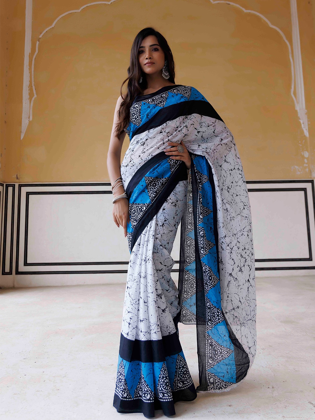 

Ragavi Printed Pure Cotton Saree, Blue