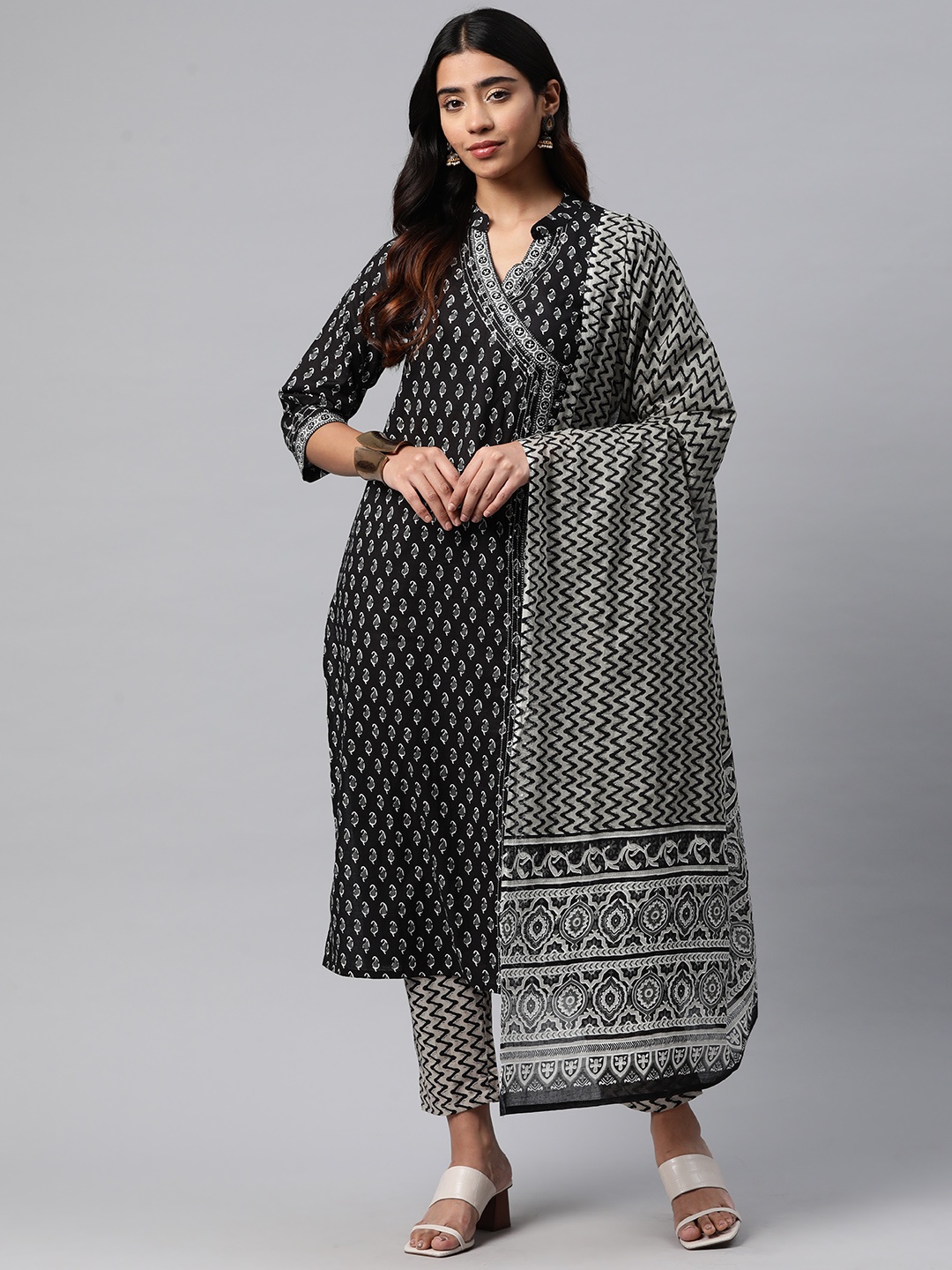 

Readiprint Paisley Printed Angrakha Sequinned Pure Cotton Kurta Set, Black