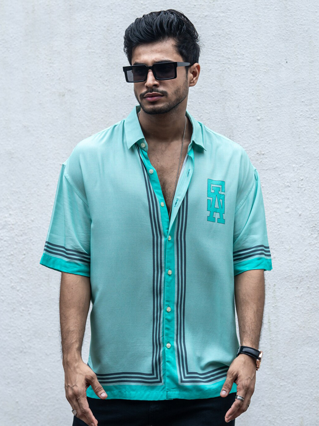 

Powerlook India Slim Drop-Shoulder Sleeves Oversized Casual Shirt, Green