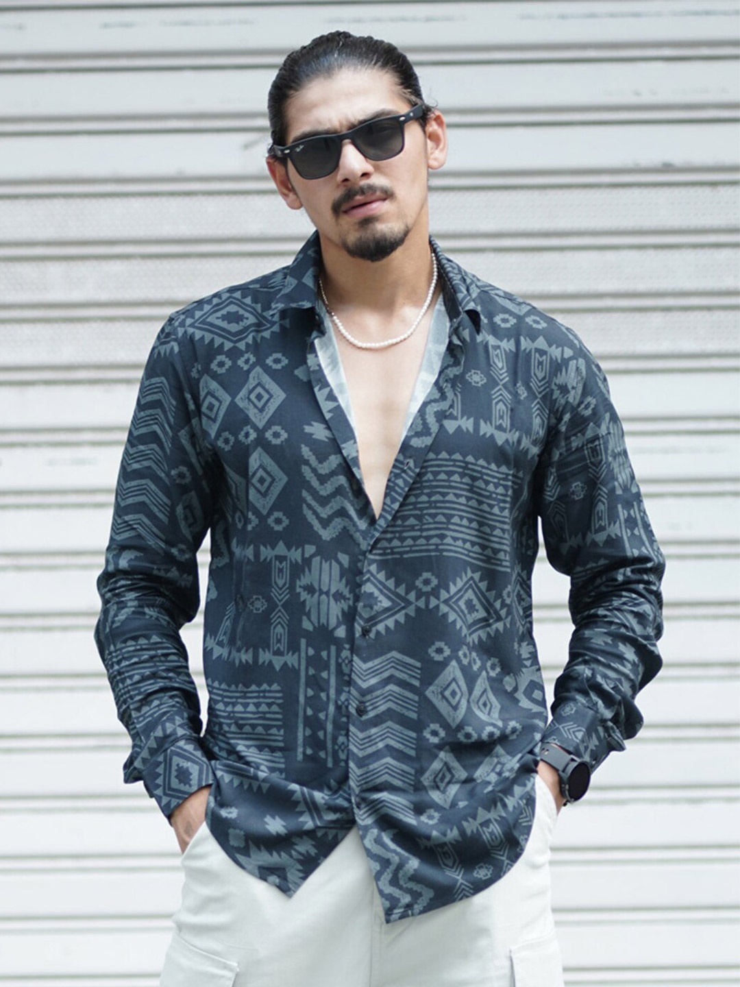 

Powerlook India Slim Ethnic Motifs Spread Collar Cotton Casual Shirt, Grey
