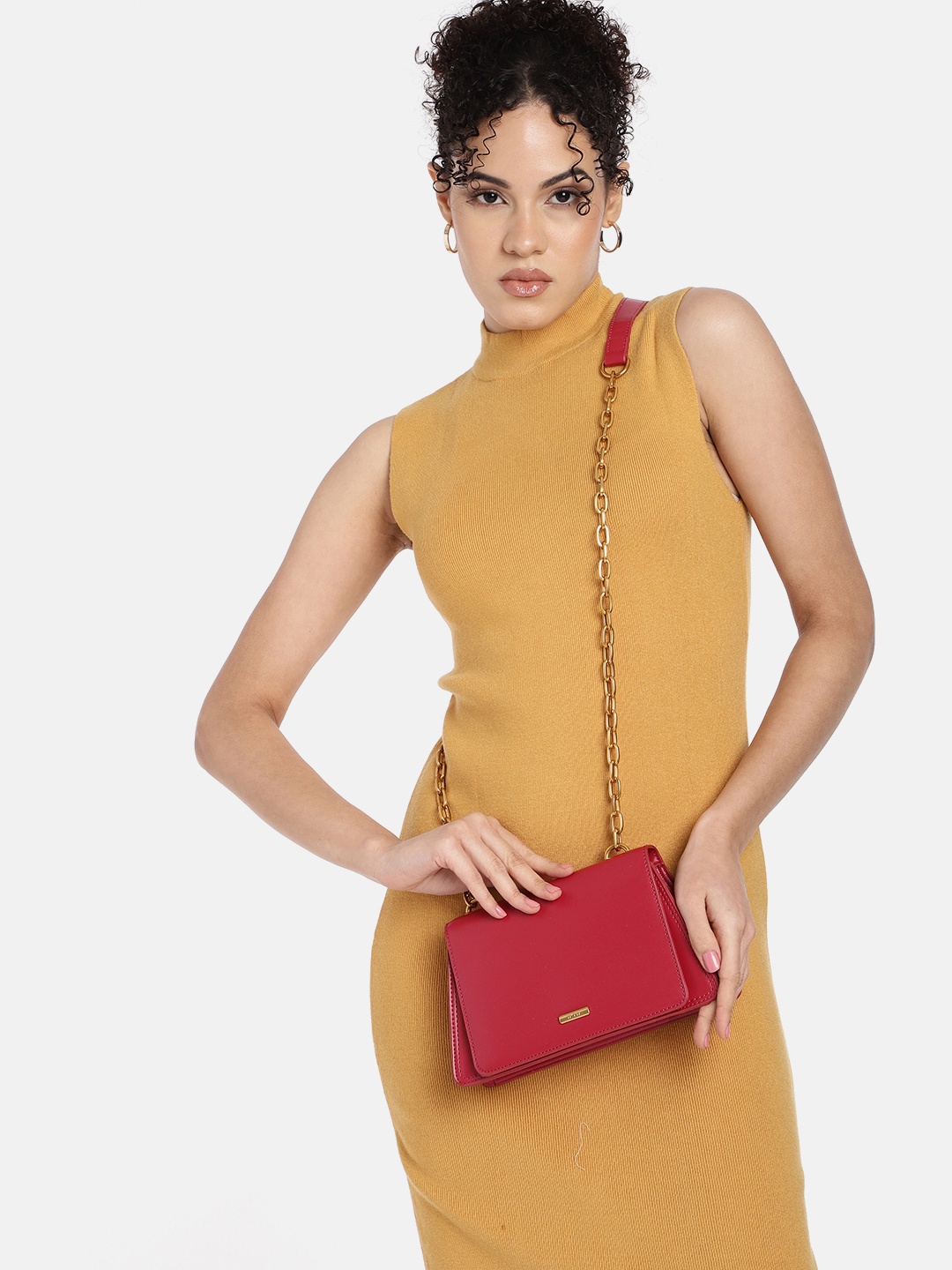 

IRTH Solid Sling Bag with Chain Link Strap, Red