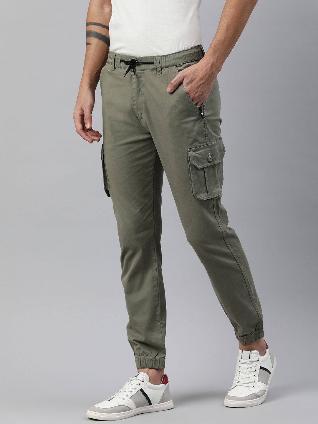 

ADBUCKS Men High-Rise Joggers, Green