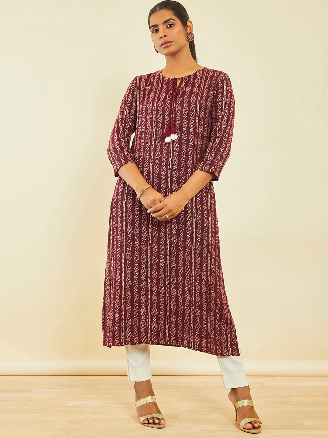 

Soch Bandhani Printed Tie-Up Neck Straight Kurta, Maroon