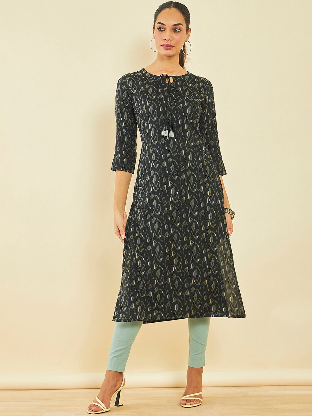 

Soch Ikat Printed Tie-Up Neck straight Kurta, Black