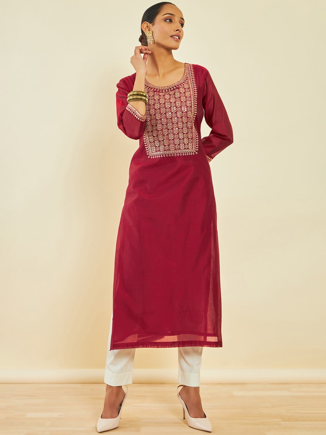 

Soch Floral Embroidered Sequinned Straight Chanderi Silk Kurta, Maroon