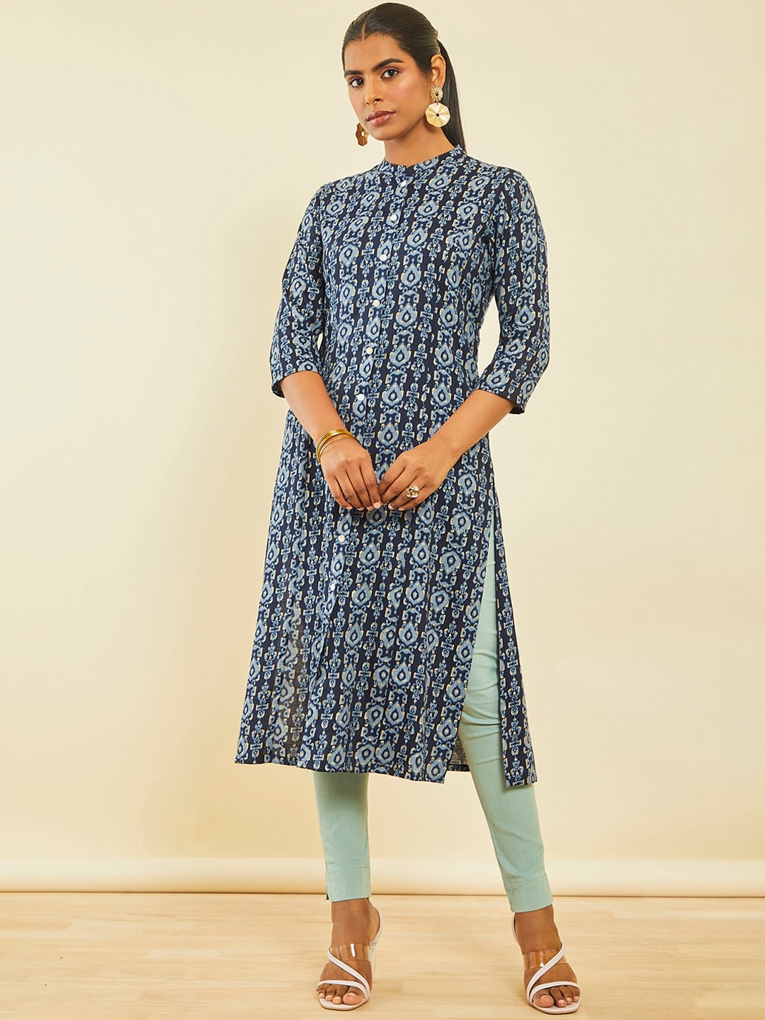 

Soch Ethnic Motifs Ikkat Printed Mandarin Collar Kurta, Navy blue