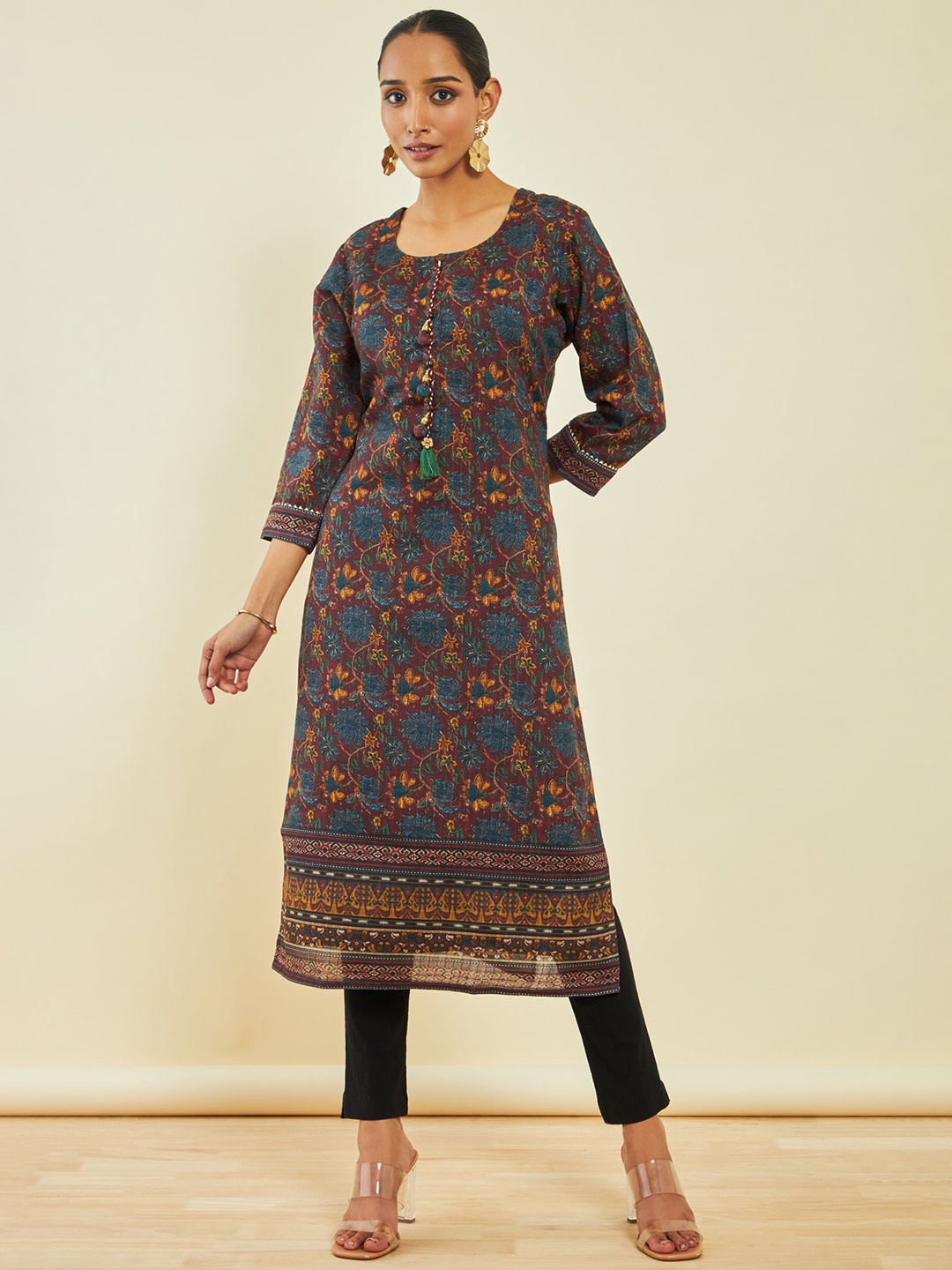 

Soch Floral Printed Scoop Neck Straight Kurta, Maroon