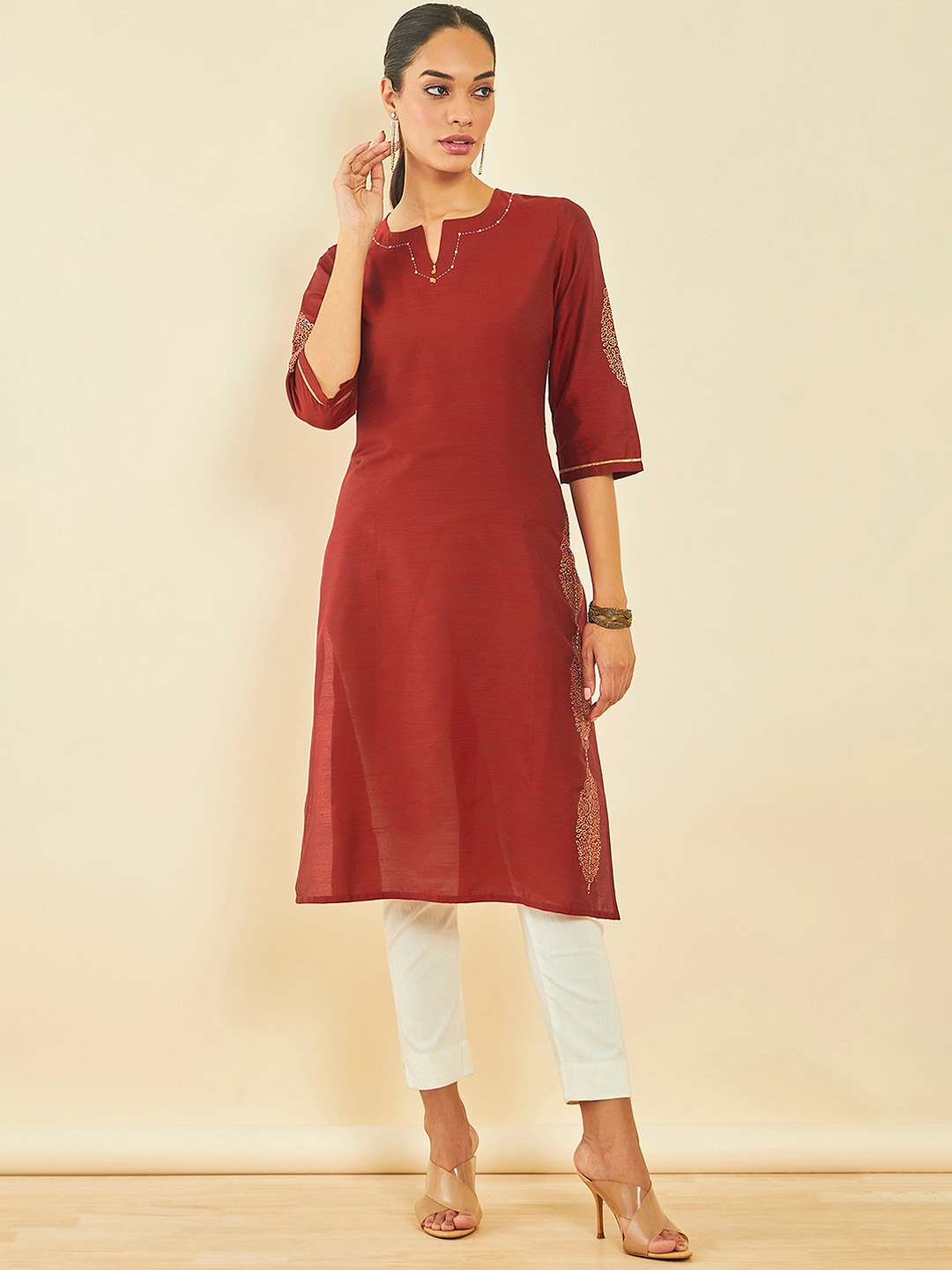 

Soch Embroidered Sequinned Kurta, Maroon