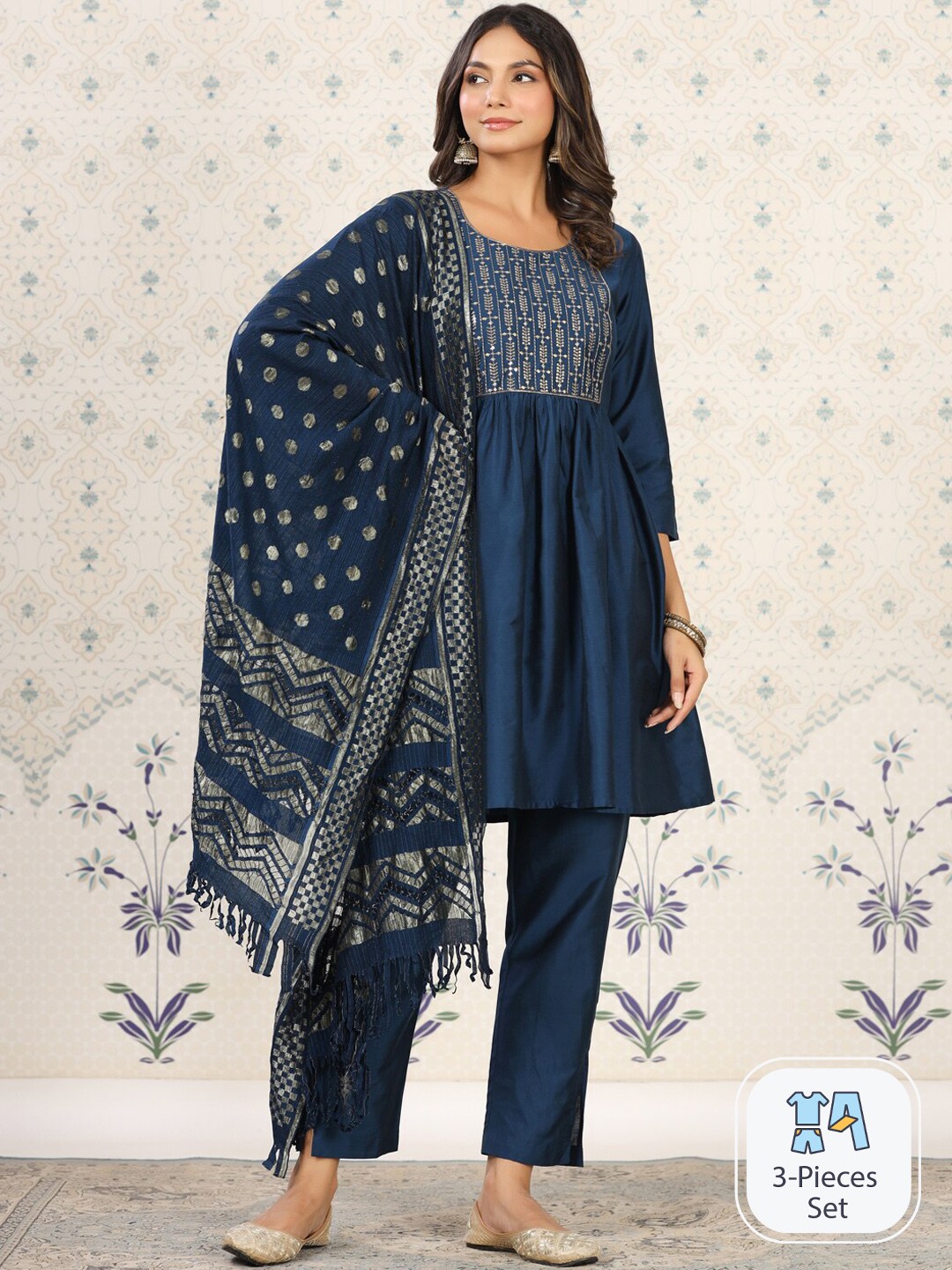 

Ode by House of Pataudi Ethnic Motifs Yoke Design Kurta With Trousers & Dupatta, Teal